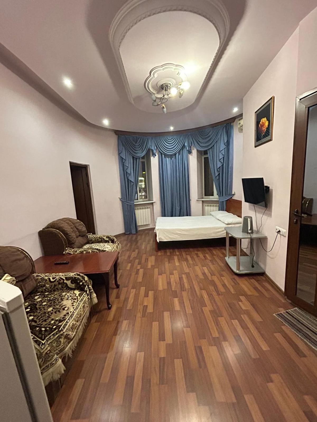 Manand Hotel Єреван Екстер'єр фото