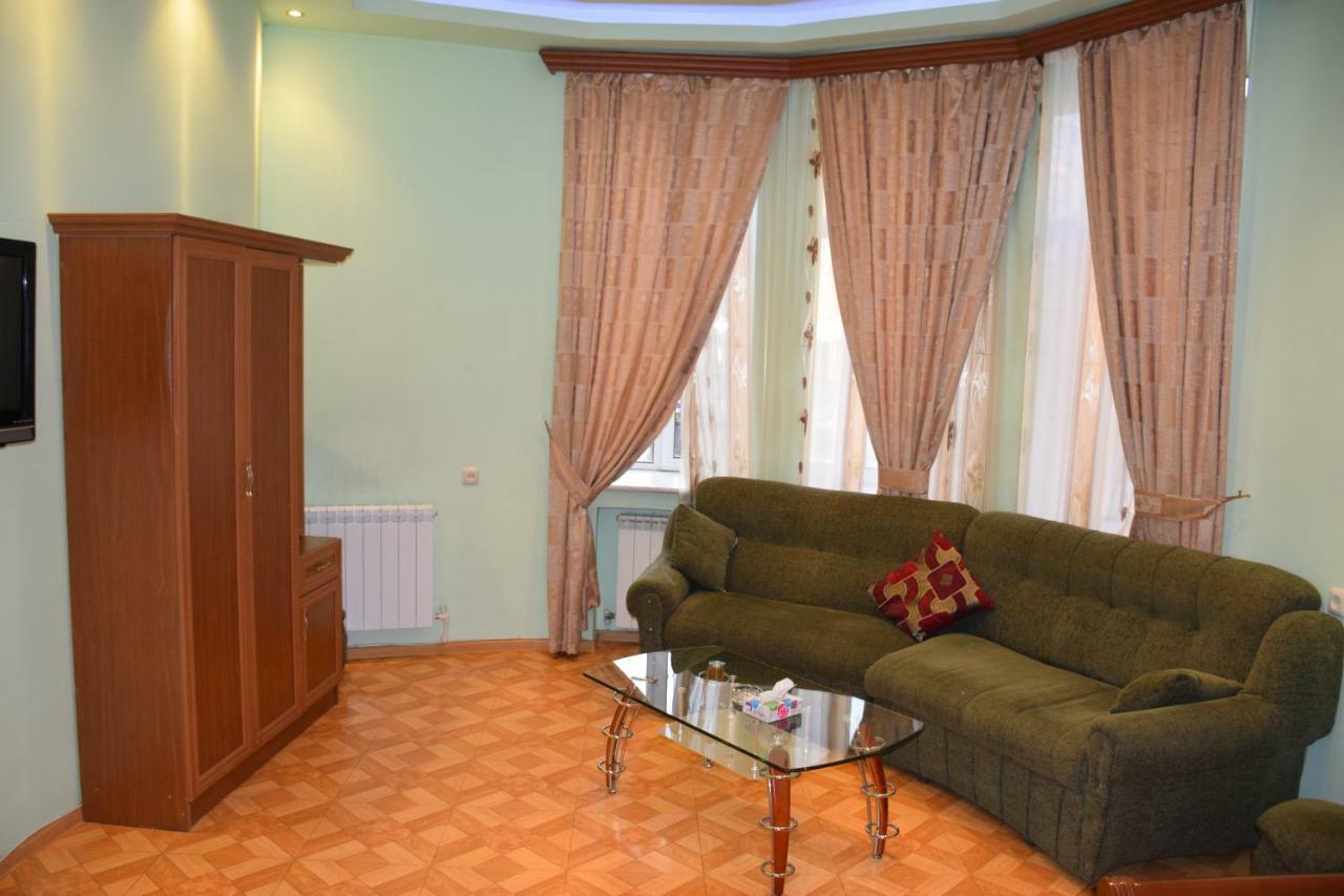 Manand Hotel Єреван Екстер'єр фото